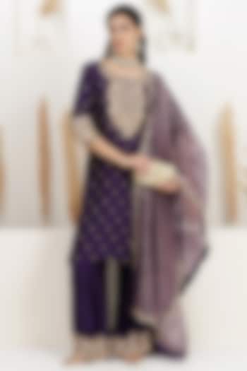 Russian Purple Bemberg Silk Sequins Embroidered Kurta Set by Baidehi at Pernia's Pop Up Shop