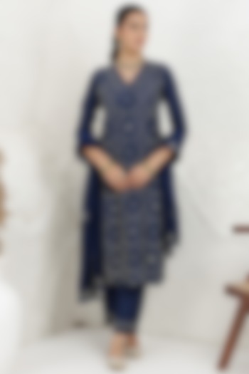 Blue Russian Silk French-Knot Embroidered Kurta Set by Baidehi at Pernia's Pop Up Shop