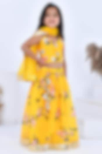 Yellow Chanderi Floral Printed Lehenga Set For Girls by Bannhi kids at Pernia's Pop Up Shop