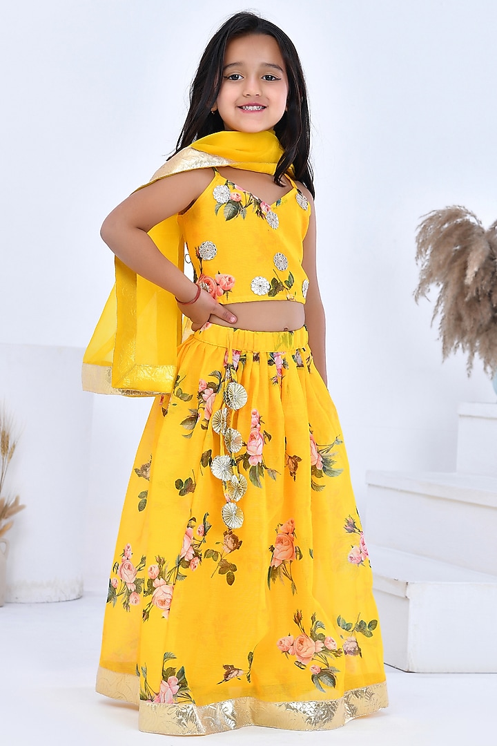 Yellow Chanderi Floral Printed Lehenga Set For Girls by Bannhi kids at Pernia's Pop Up Shop