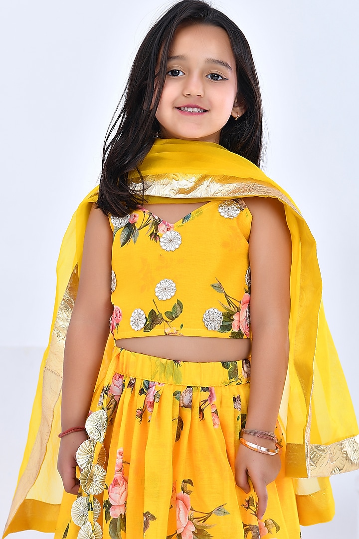 Yellow Chanderi Floral Printed Lehenga Set For Girls by Bannhi by Priyanka Rathore - kids at Pernia's Pop Up Shop