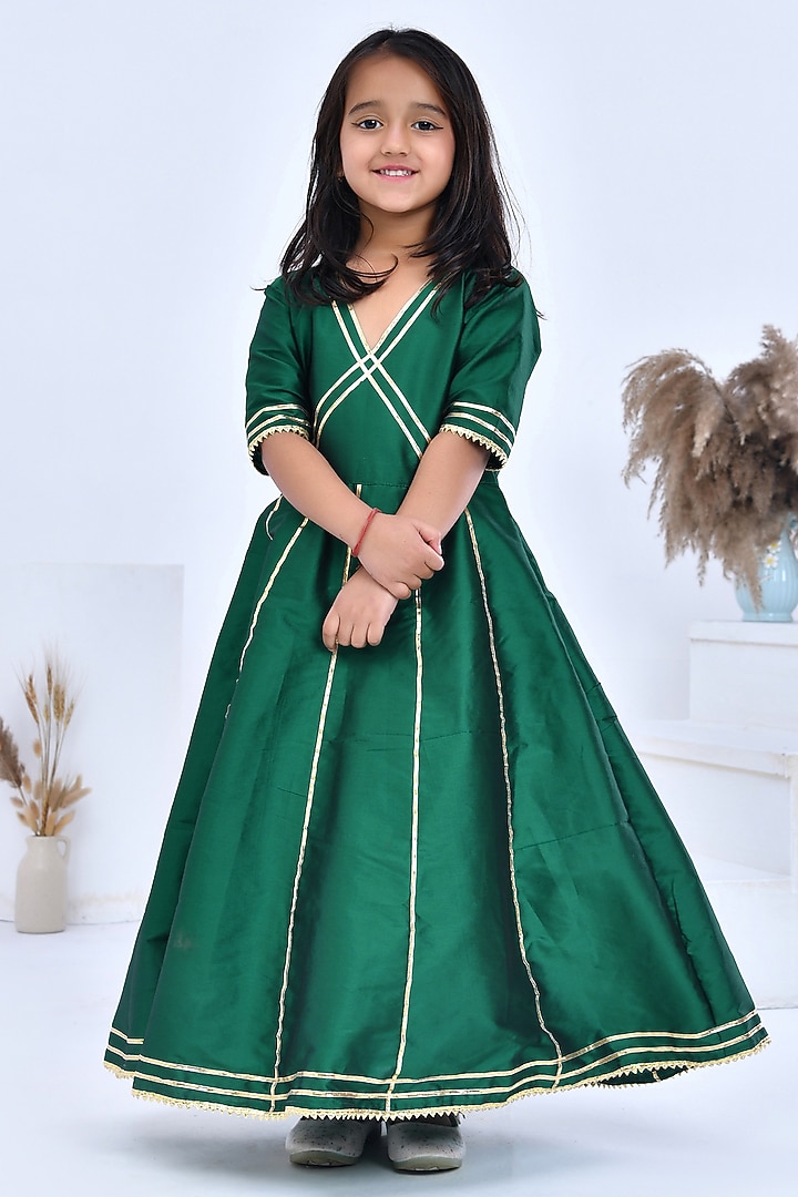 Emerald Green Taffeta Silk Gota Embellished Anarkali Set For Girls by Bannhi by Priyanka Rathore - kids at Pernia's Pop Up Shop