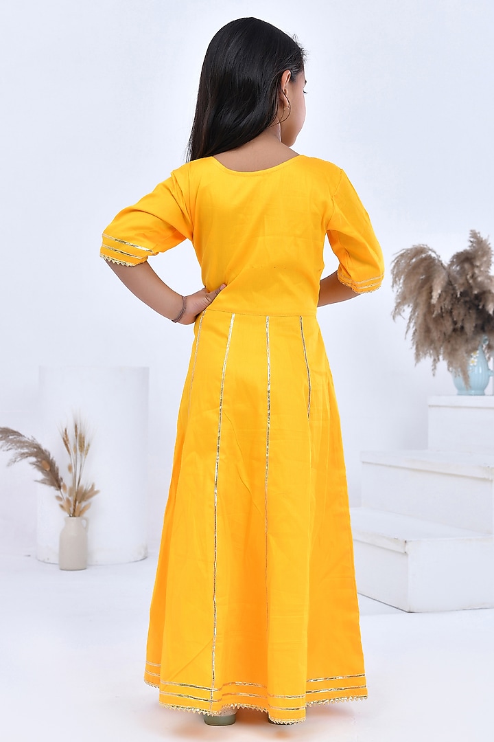 Yellow Cotton Silk Gota Embellished Anarkali Set For Girls by Bannhi by Priyanka Rathore - kids at Pernia's Pop Up Shop