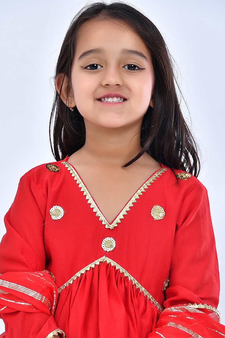 Red Chanderi Lace Embellished Dhoti Set For Girls by Bannhi by Priyanka Rathore - kids at Pernia's Pop Up Shop