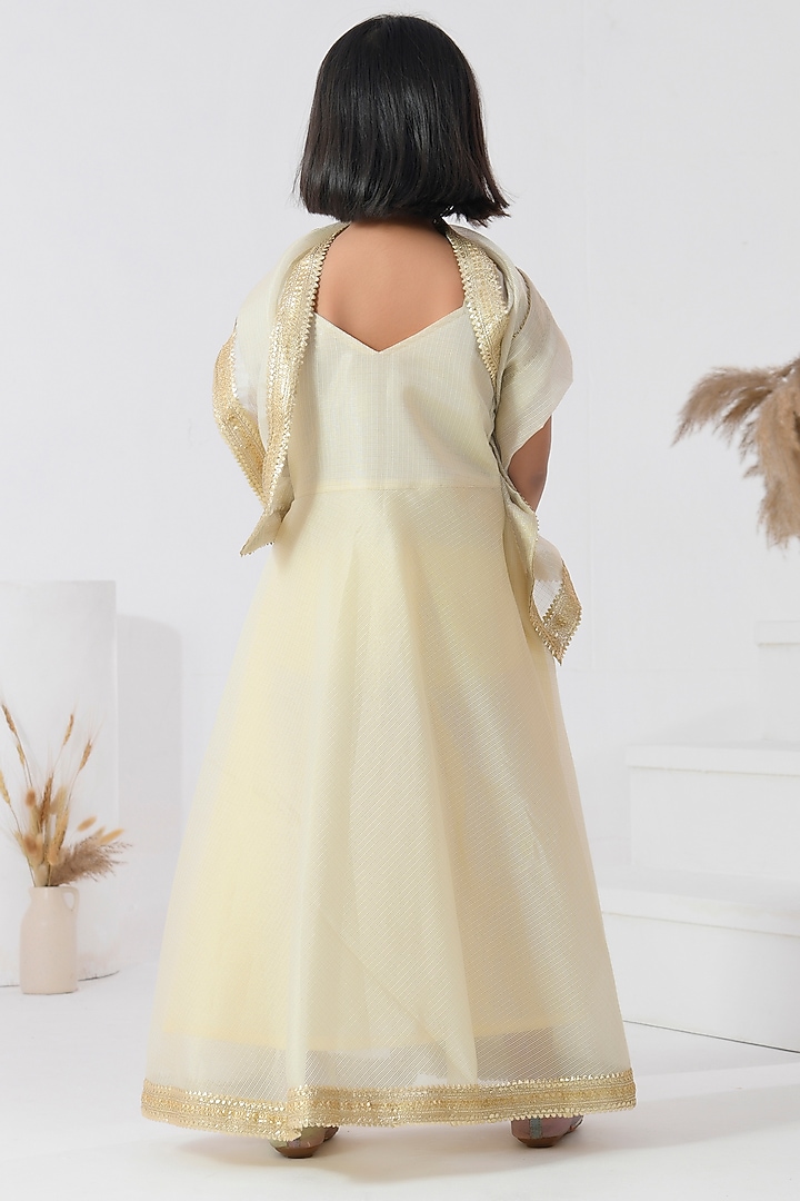 Ivory Doriya Silk Embroidered Anarkali Set For Girls by Bannhi by Priyanka Rathore - kids at Pernia's Pop Up Shop
