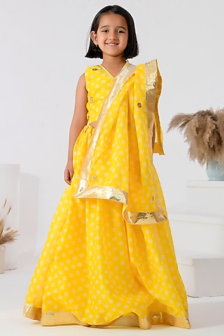 Yellow Chanderi Bandhani Printed Lehenga Set For Girls by Bannhi by Priyanka Rathore - kids