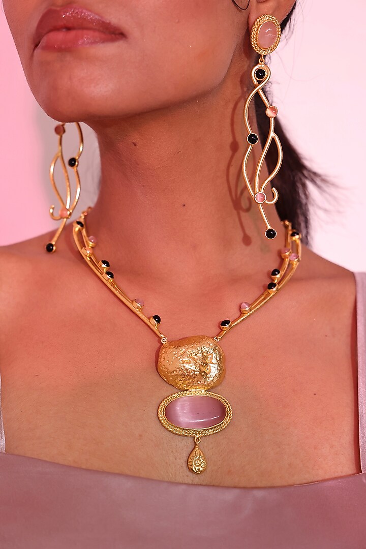 Gold Finish Carved Gemstone Necklace Set by Baala Jewels at Pernia's Pop Up Shop