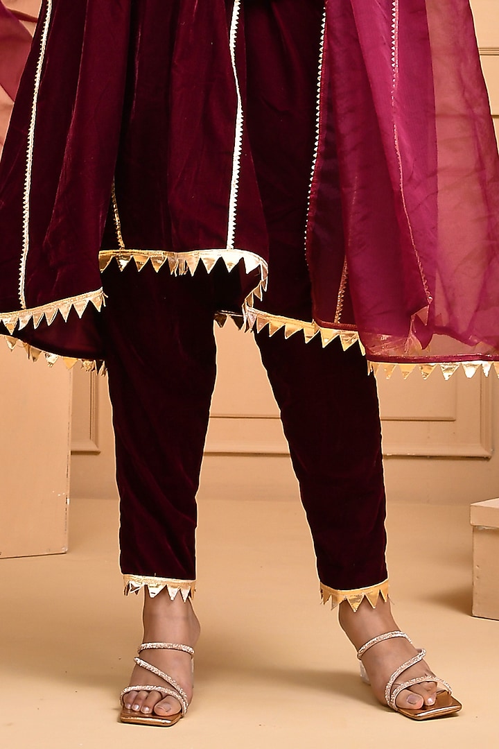 Wine Velvet Gota Lace Work Kurta Set by Bannhi by Priyanka Rathore at Pernia's Pop Up Shop