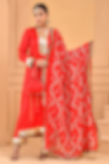 Red Uppada Silk Embroidered Kurta Set by Bannhi by Priyanka Rathore at Pernia's Pop Up Shop