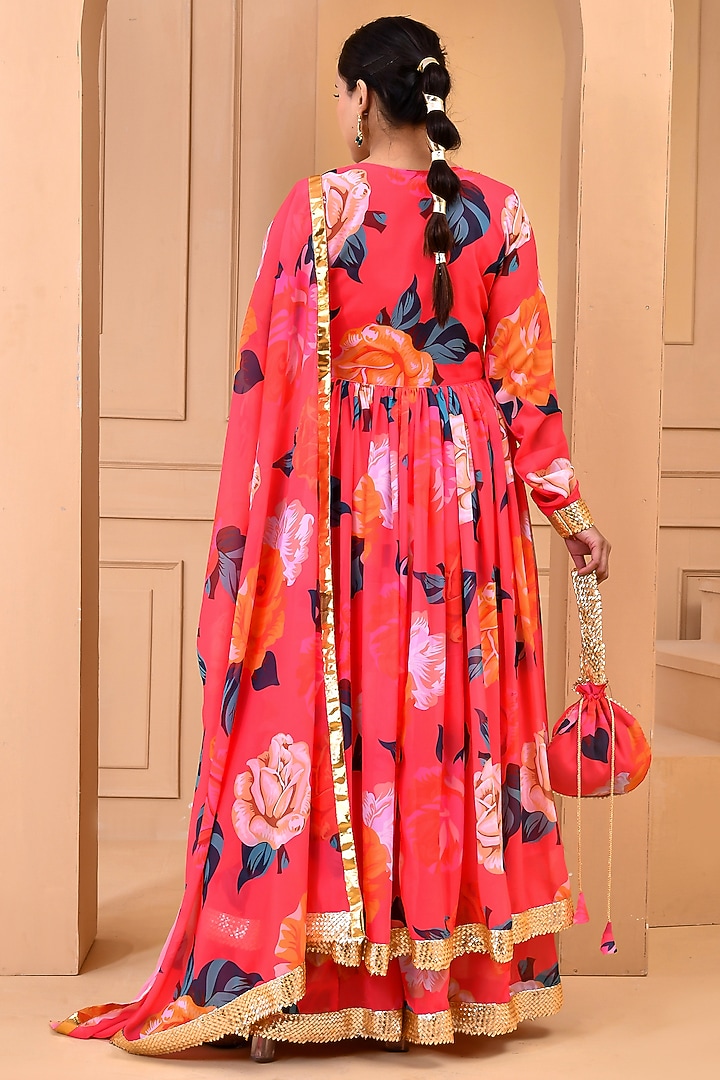 Coral Georgette Gota Embellished & Floral Printed Kurta Set by Bannhi by Priyanka Rathore at Pernia's Pop Up Shop