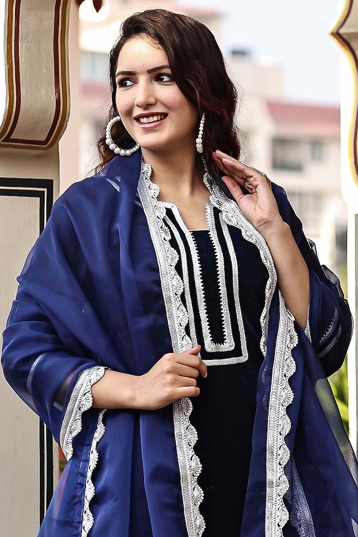 Dark Blue Velvet Silk Pearl Embellished Kurta Set by Bannhi by Priyanka Rathore at Pernia's Pop Up Shop