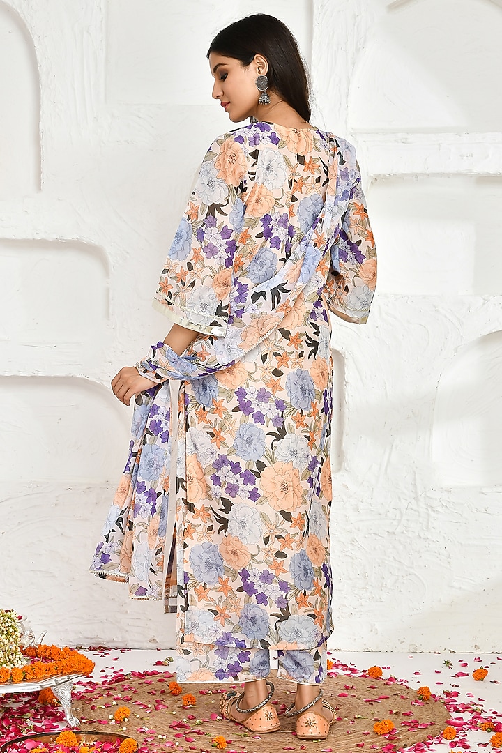 Peach Chanderi Printed Kurta Set by Bannhi by Priyanka Rathore at Pernia's Pop Up Shop