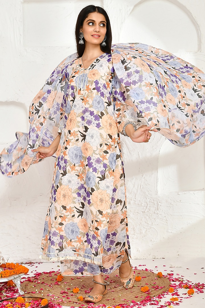 Peach Chanderi Printed Kurta Set by Bannhi by Priyanka Rathore at Pernia's Pop Up Shop
