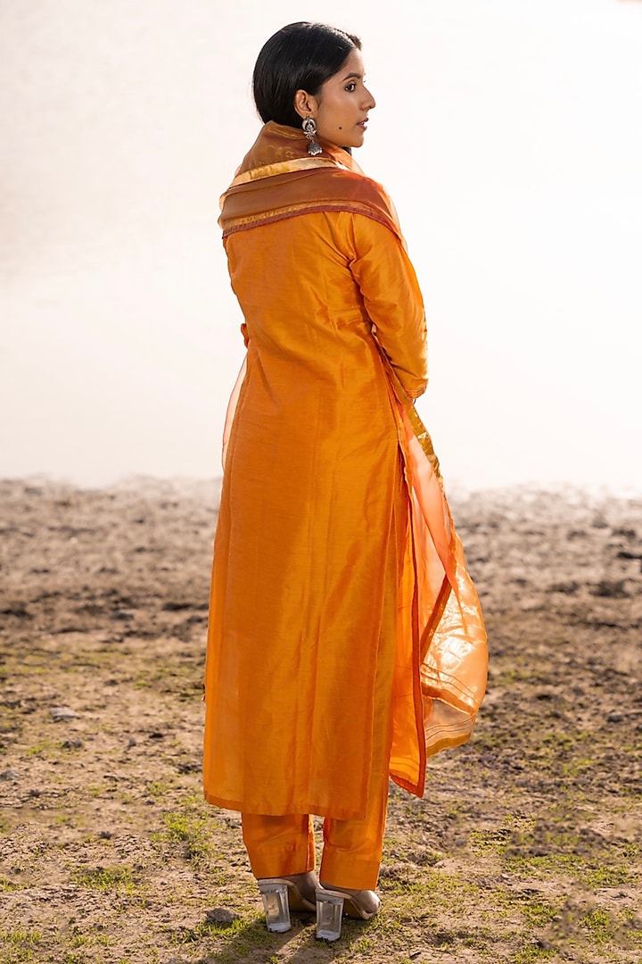 Mustard Cotton Silk Aari Embroidered Kurta Set by Bannhi by Priyanka Rathore at Pernia's Pop Up Shop