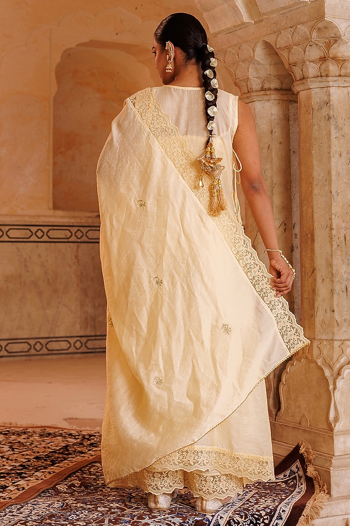 Cream Chanderi Aari Embroidered Kurta Set by Bannhi by Priyanka Rathore at Pernia's Pop Up Shop