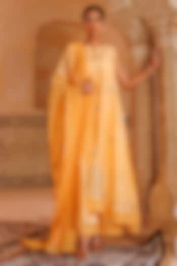 Pastel Orange Chanderi Aari Embroidered Kurta Set by Bannhi by Priyanka Rathore at Pernia's Pop Up Shop