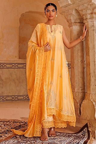 Pastel Orange Chanderi Aari Embroidered Kurta Set by Bannhi by Priyanka Rathore