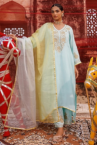Pastel Blue Lavender Chanderi Aari Embroidered Kurta Set by Bannhi by Priyanka Rathore