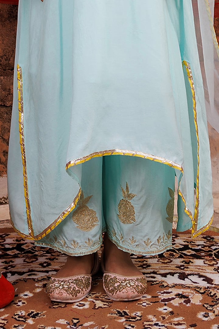Pastel Blue Lavender Chanderi Aari Embroidered Kurta Set by Bannhi by Priyanka Rathore at Pernia's Pop Up Shop