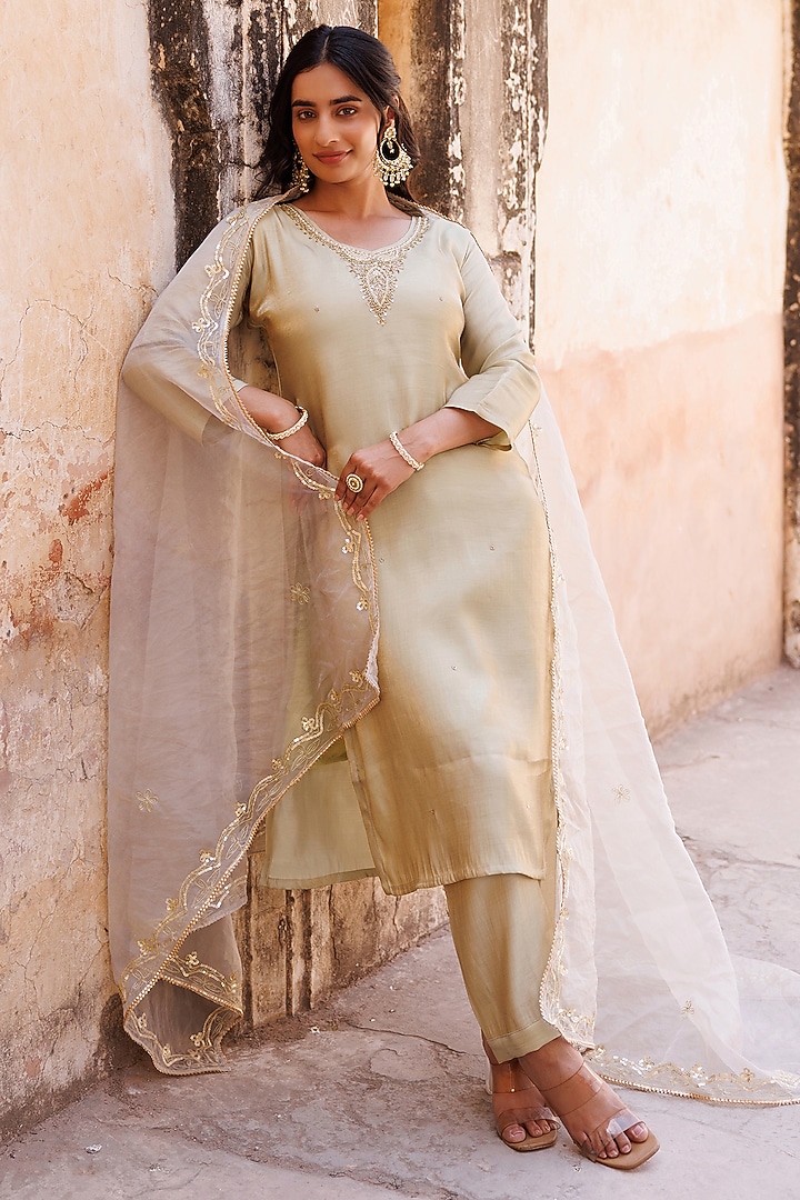 Pastel Green Uppada Silk Hand Embroidered Kurta Set by Bannhi by Priyanka Rathore at Pernia's Pop Up Shop