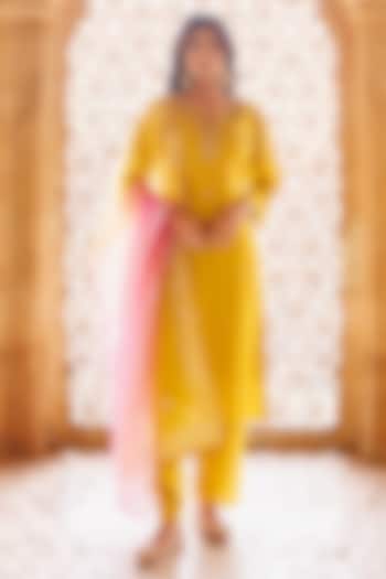 Yellow Uppada Silk Hand Embroidered Kurta Set by Bannhi by Priyanka Rathore at Pernia's Pop Up Shop