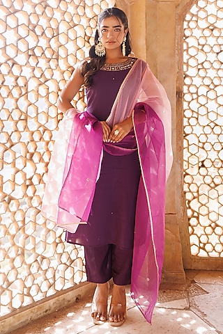 Wine Uppada Silk Hand Embroidered Kurta Set by Bannhi by Priyanka Rathore