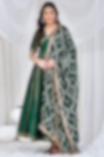 Emerald Green Taffeta Silk Gota Embroidered Anarkali Set by Bannhi at Pernia's Pop Up Shop