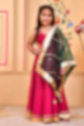Magenta Chanderi Applique Embellished Anarkali Set For Girls by Bannhi by Priyanka Rathore - kids at Pernia's Pop Up Shop