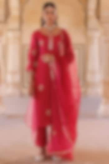 Deep Pink Silk Hand Embroidered Kurta Set by Bannhi by Priyanka Rathore at Pernia's Pop Up Shop