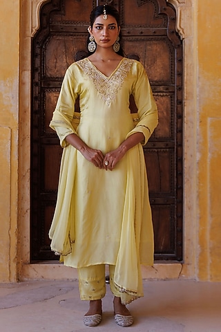 Pastel Yellow Silk Hand Embroidered Kurta Set by Bannhi by Priyanka Rathore
