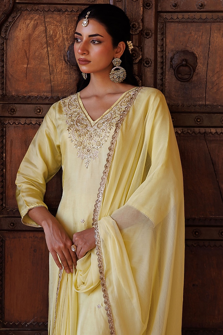 Pastel Yellow Silk Hand Embroidered Kurta Set by Bannhi by Priyanka Rathore at Pernia's Pop Up Shop