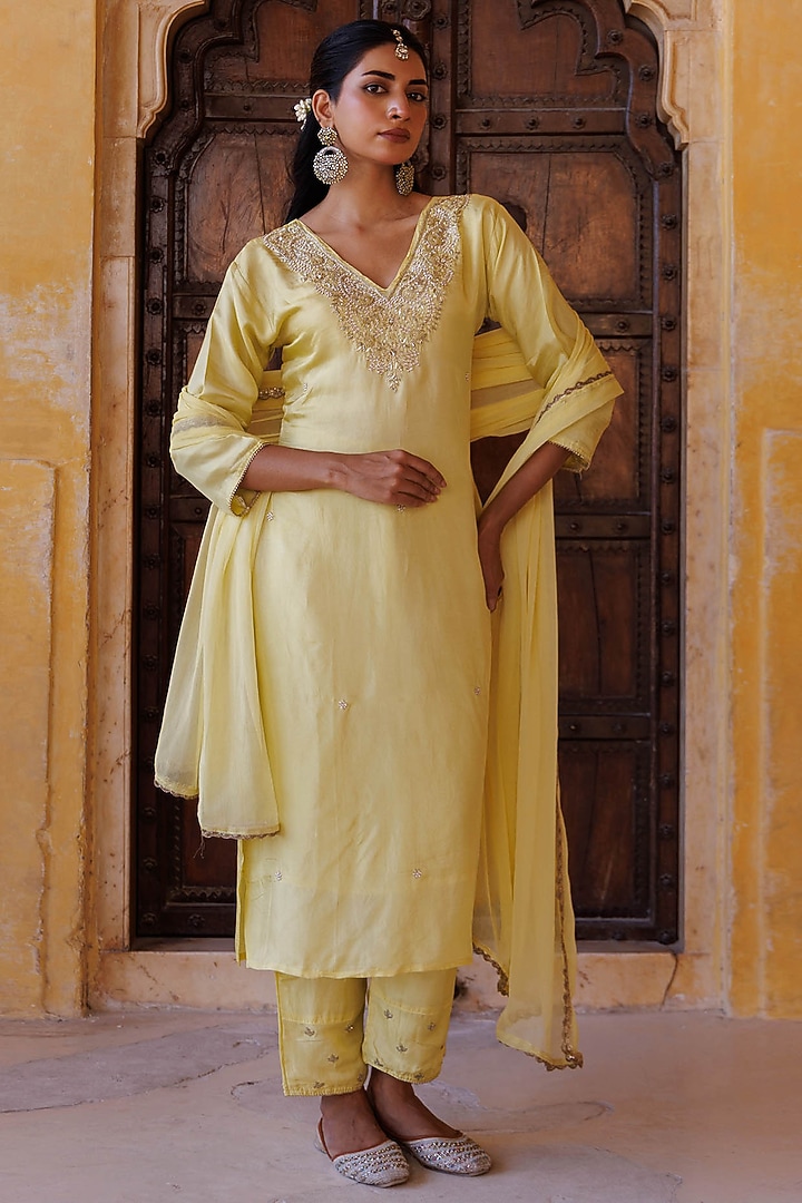 Pastel Yellow Silk Hand Embroidered Kurta Set by Bannhi by Priyanka Rathore at Pernia's Pop Up Shop