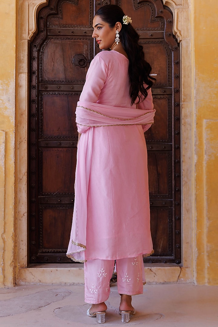 Pink Silk Cutdana Hand Embroidered Kurta Set by Bannhi by Priyanka Rathore at Pernia's Pop Up Shop