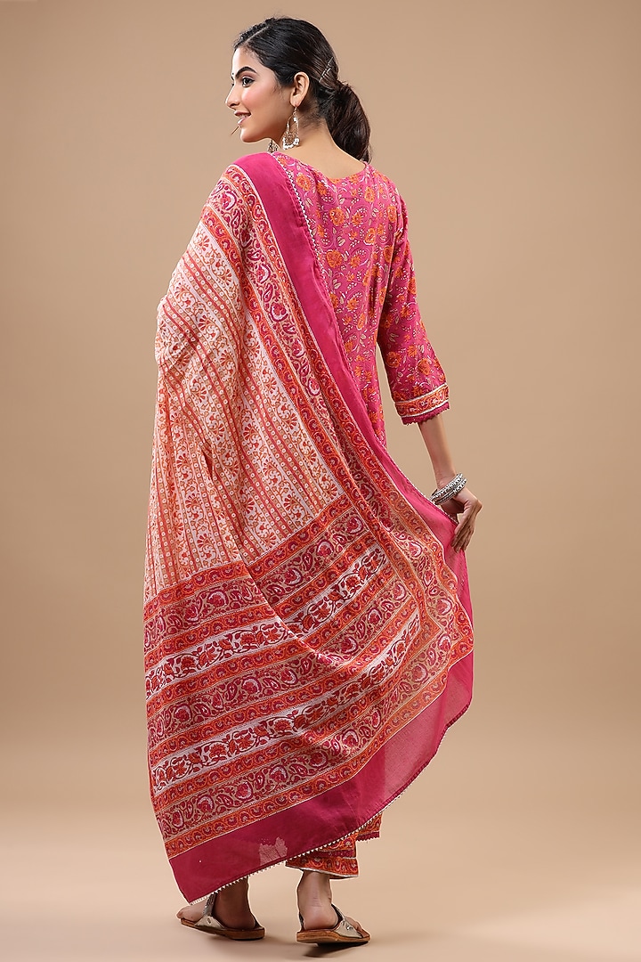 Pink Rayon Hand Embroidered Kurta Set by Bairaas at Pernia's Pop Up Shop