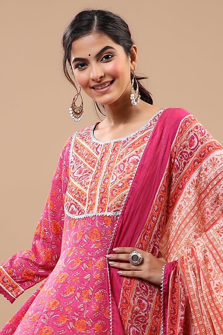 Pink Rayon Hand Embroidered Kurta Set by Bairaas at Pernia's Pop Up Shop