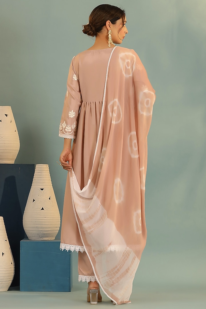 Peach Chanderi Chikankari Kurta Set by Bairaas at Pernia's Pop Up Shop