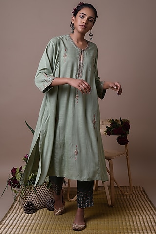 Green Rayon Slub Embroidered Kurta Set by Barahmasi