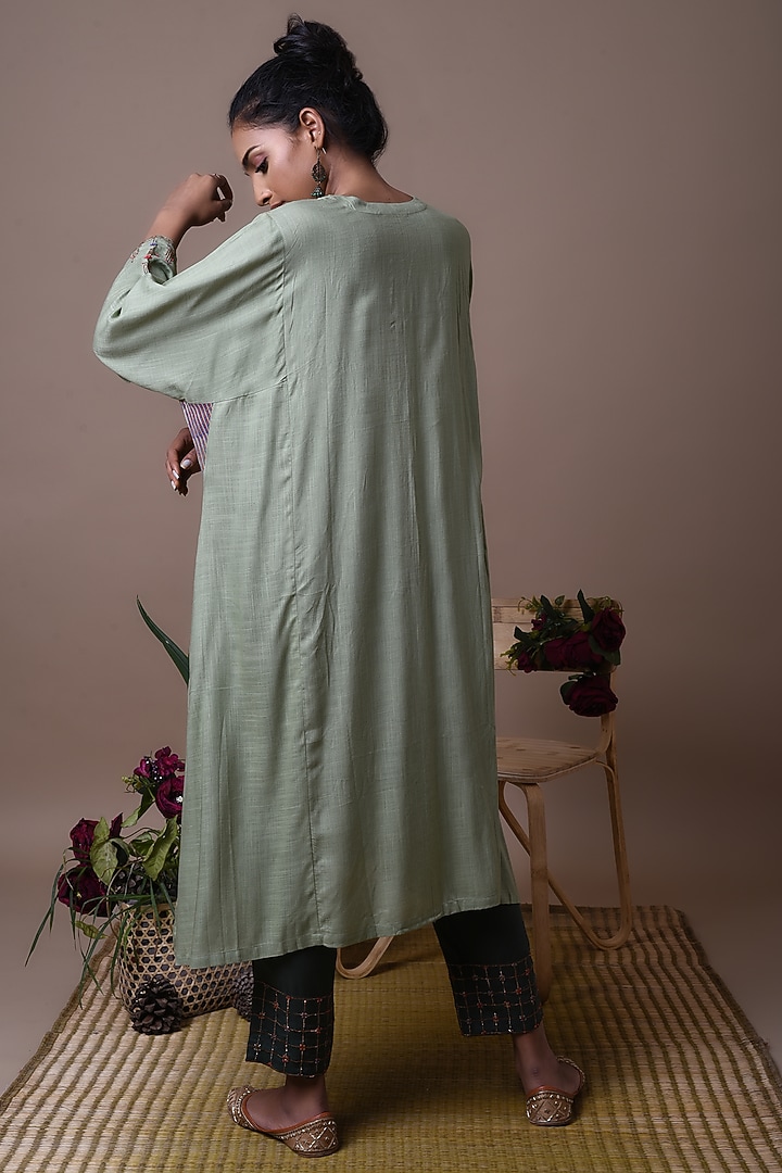Green Rayon Slub Embroidered Kurta Set by Barahmasi at Pernia's Pop Up Shop