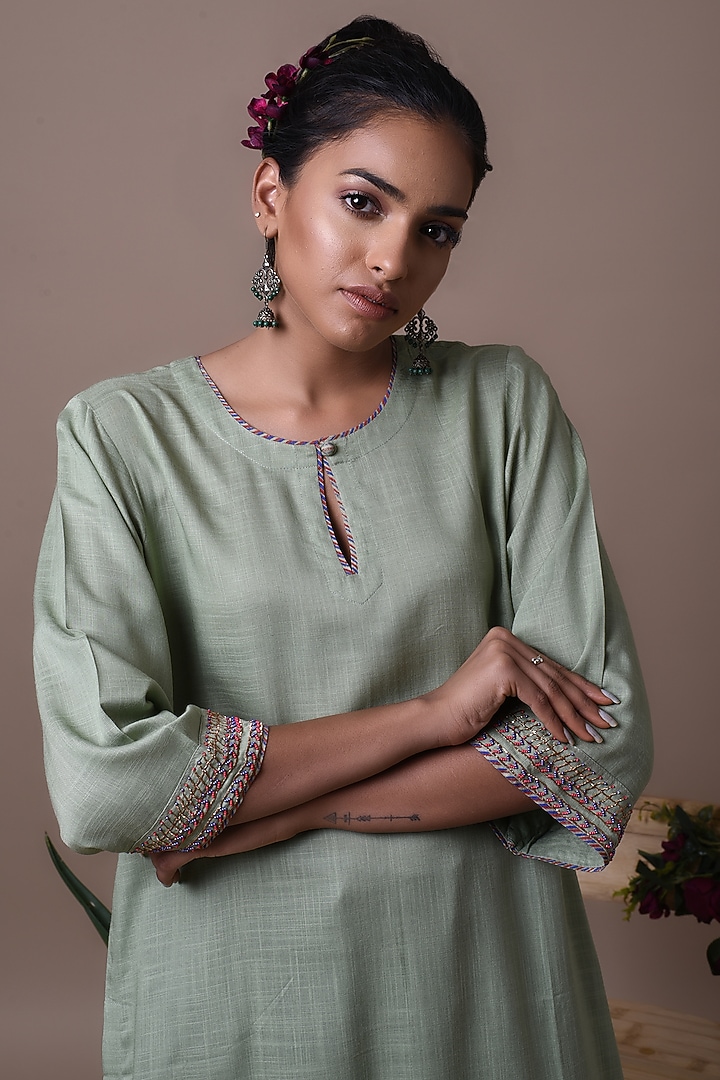 Green Hand Embroidered Kurta Set by Barahmasi at Pernia's Pop Up Shop