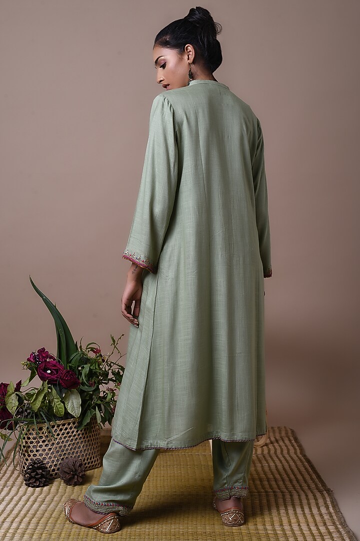 Green Dabka Embroidered Kurta Set by Barahmasi at Pernia's Pop Up Shop