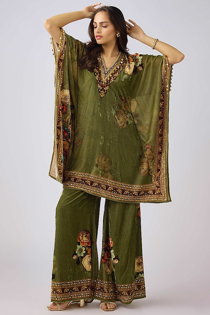 Green Velvet Swarovski Embroidered Kurta Set by Basanti - Kapde aur Koffee at Pernia's Pop Up Shop