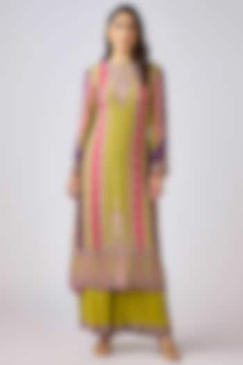 Lime Chinon Mirror Embroidered Kurta Set by Basanti - Kapde aur Koffee at Pernia's Pop Up Shop