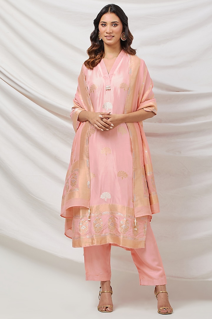 Pink Banarasi Silk Embellished Kurta Set by Basanti - Kapde aur Koffee