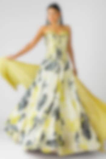 Yellow Crepe Sequins Embellished Lehenga Set by Basanti - Kapde aur Koffee at Pernia's Pop Up Shop