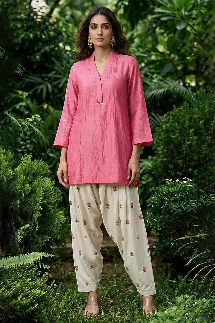 Pink Chanderi Pearl Motif Co-Ord Set by Basanti - Kapde aur Koffee at Pernia's Pop Up Shop