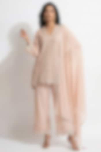 Peach Cotton Chanderi Sequins & Thread Embroidered Kurta Set by Basanti - Kapde aur Koffee at Pernia's Pop Up Shop