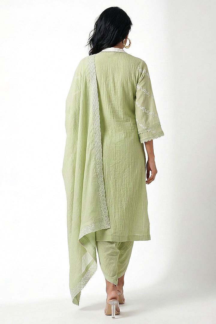 Green Cotton Chanderi Thread Embroidered Kurta Set by Basanti - Kapde aur Koffee at Pernia's Pop Up Shop