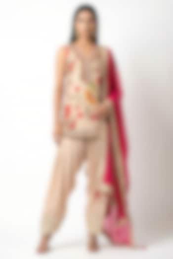 Pink Muslin & Organza Zari Embroidered Kurta Set by Basanti - Kapde aur Koffee at Pernia's Pop Up Shop