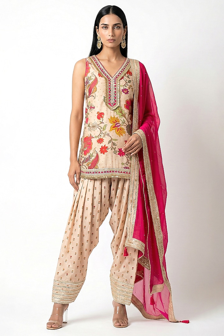 Pink Muslin & Organza Zari Embroidered Kurta Set by Basanti - Kapde aur Koffee at Pernia's Pop Up Shop