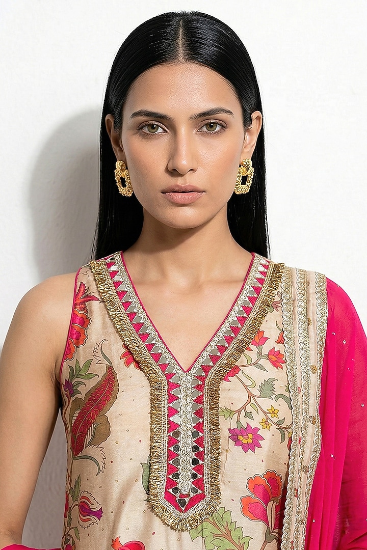 Pink Muslin & Organza Zari Embroidered Kurta Set by Basanti - Kapde aur Koffee at Pernia's Pop Up Shop